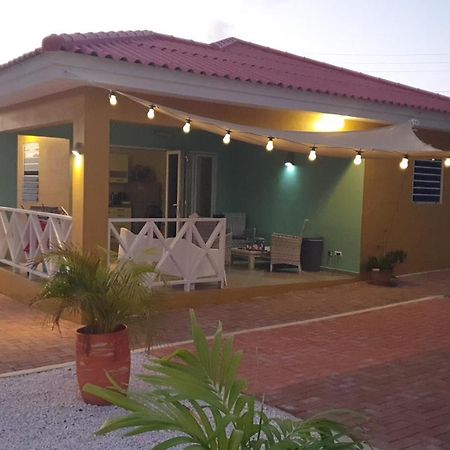 Local Willibrord Lodge Willibrordus Екстериор снимка
