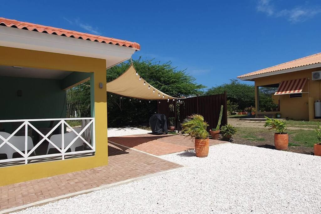 Local Willibrord Lodge Willibrordus Екстериор снимка