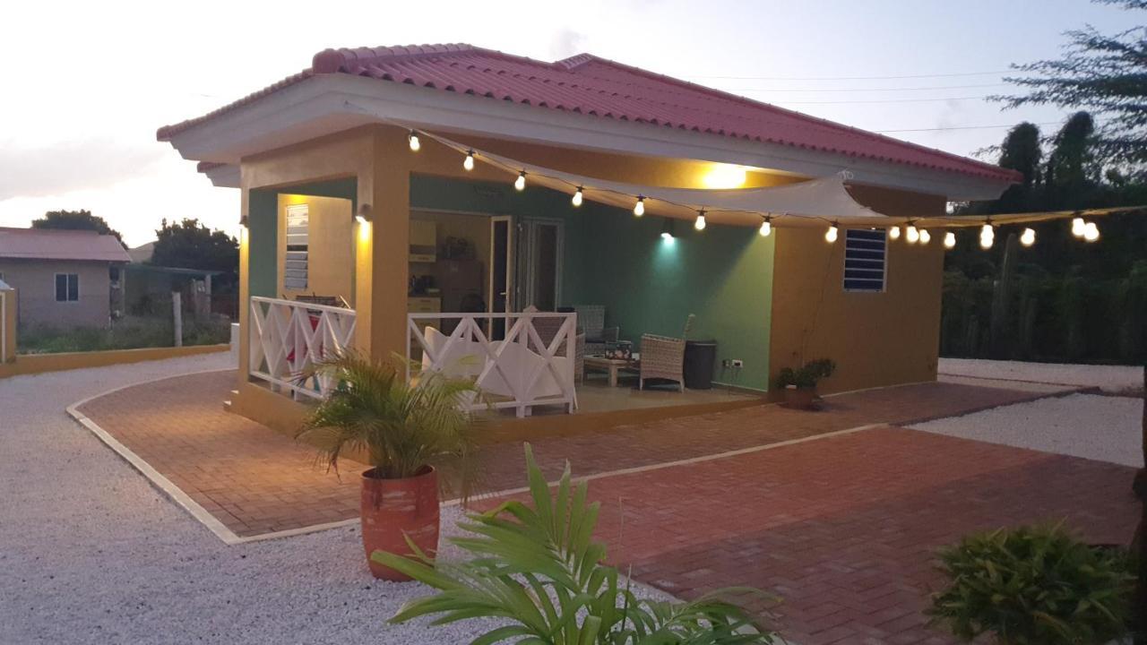 Local Willibrord Lodge Willibrordus Екстериор снимка